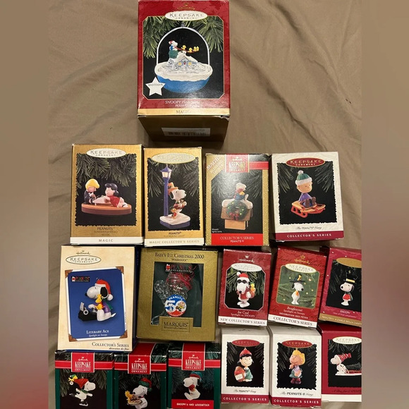 16 Hallmark Snoopy & The Peanuts Gang Christmas Ornaments - Picture 2 of 10